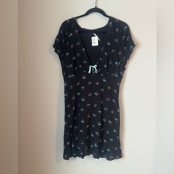 Free People Dresses & Skirts - Free People Black Dress with Floral Design, NWT